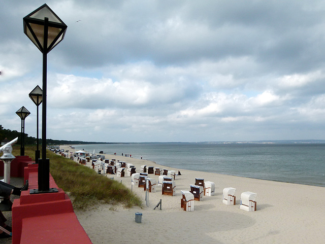 Binzer Strand, gegenüber: Sassnitz