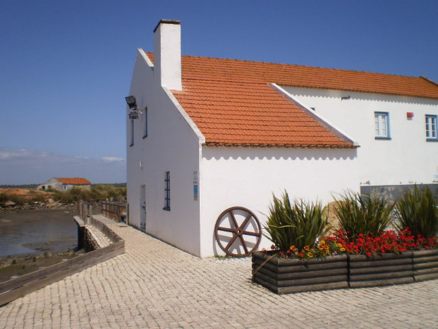 Mourisca tide mill (1601).