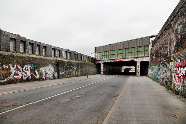 Huckarder Straße mit Tunnel unter dem ehem. HSP-Gelände (Dortmund-Innenstadt-West) / 3.12.2022