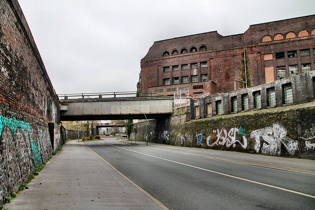 Huckarder Straße mit Gebäuden der ehem. HSP Hoesch Spundwand und Profil GmbH (Dortmund-Innenstadt-West) / 3.12.2022