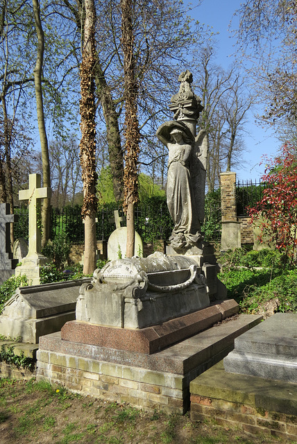 highgate cemetery east, london