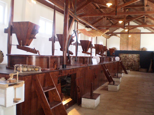 Mourisca tide mill - interior.