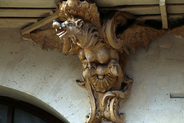 Ce n'est pas le fruit de mon imagination , une Chimère rue St Antoine à Paris .