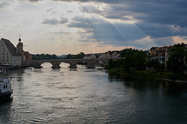 Regensburg, Donau, Steinerne Brücke