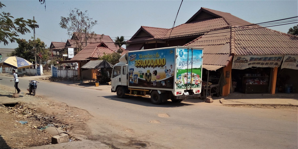 Camion à 350 millions (1)   (Laos)