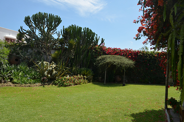 Lima, Larco Museum, Lower Courtyard