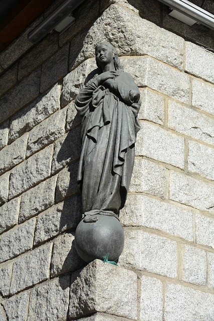 Andorra la Vella, Corner Statue on the Church of Sant Pere Màrtir