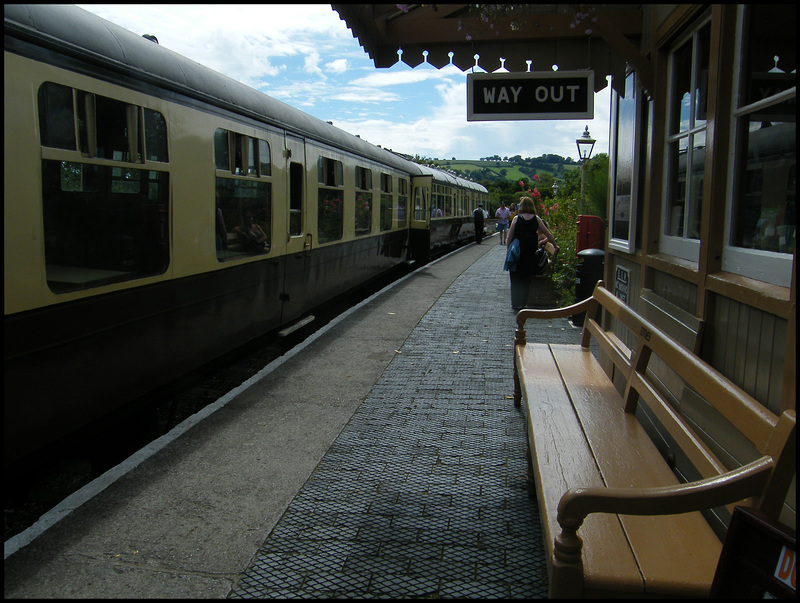 Littlehempston Station