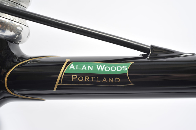 Owner's name painted on top tube.