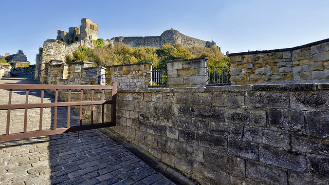 Great Tower and castle walls from the barbican - Scarborough Castle (1 x PiP)