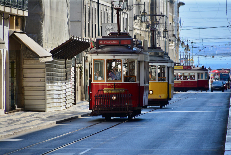 Lisbon 2018 – Eléctricos 11 and 559 on the Rua da Prata