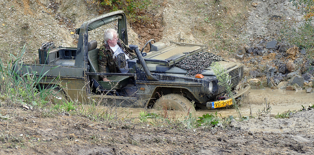 Mercedes G-Iltis... geduscht wird später...(1xPiP)