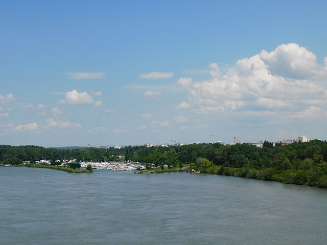 Le Port de l'Epervière depuis le Pont des Lones