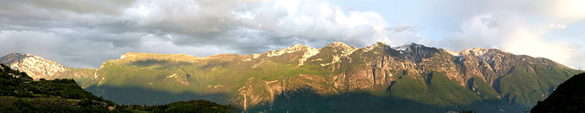 Abendlicht am Monte Baldo.  ©UdoSm