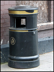 Warrington litter bin