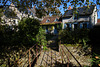 La passerelle qui mène à un p'tit coin de paradis