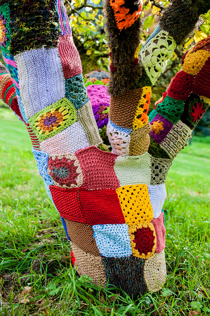 Yarnbombing in Holt