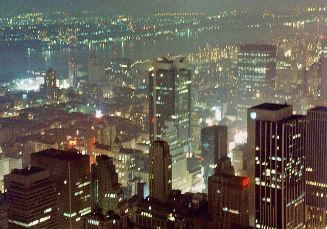 Looking north across to the Hudson River from the Empire State Building (Scan from June 1981)