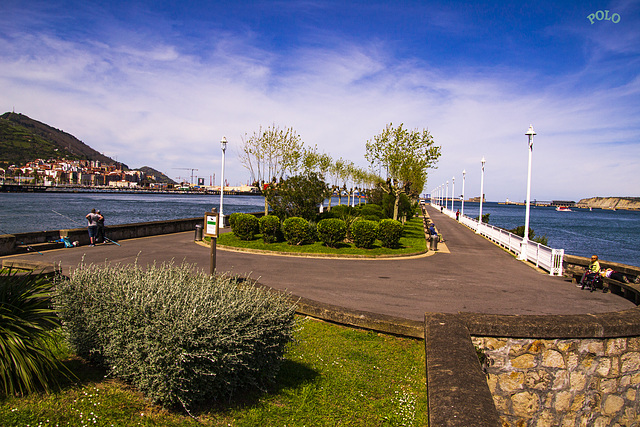 Espigón que contempla la ría a la izquierda y el Abra a la derecha, en el muelle Evaristo Churruca, Las Arenas