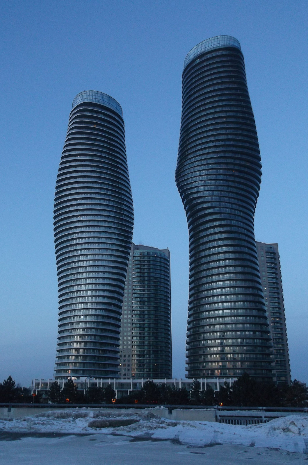 Enflements d'architectures / Architectural swellings.