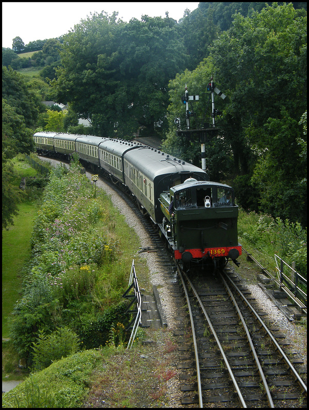 train approaching Buckfastleigh