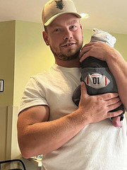 Mon petit fils Olivier avec son bébé Jayden