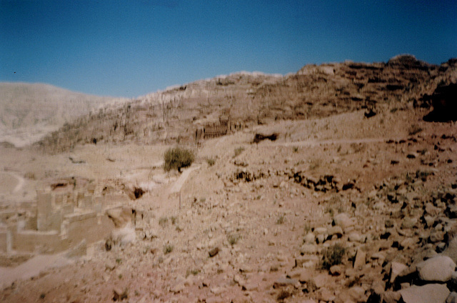 Starting the ascent of Jebel Al-Madhbah.