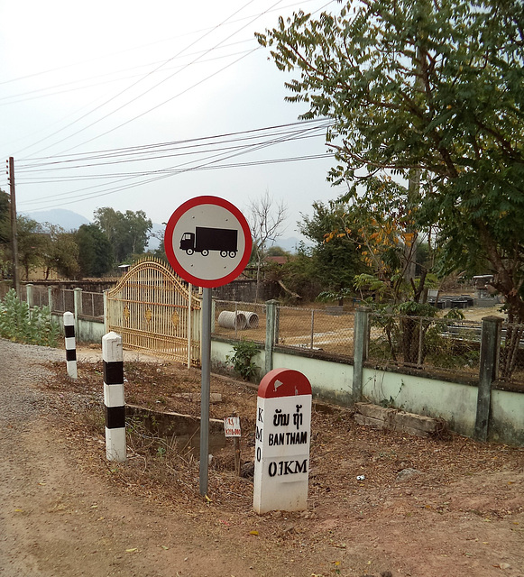 Attention aux camions et aux .....