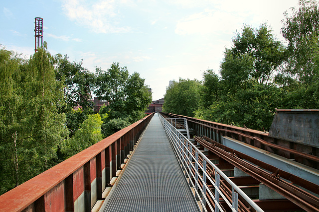 Brücke des Wagenumlaufs über der Gleisanlage (Zeche Zollverein 1/2/8, Essen-Stoppenberg) / 16.06.2018