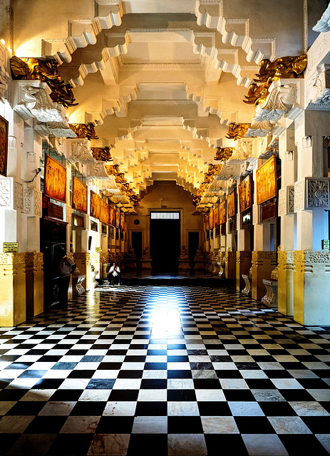 Sri Lanka´s tour - the fourth day - Sri Dalada Maligawa or the Temple of the Sacred Tooth Relic (deutsch: Zahntempel, singhalesisch: ශ්‍රී දළදා මාළිගාව) is a Buddhist temple in the city of Kandy, Sri 