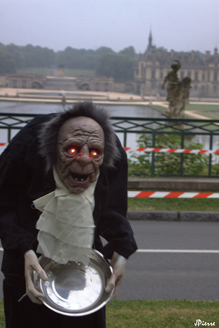 Brocante devant le chateau de Chantilly