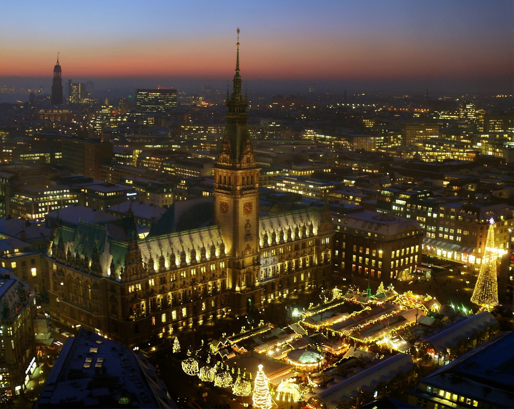 Allen meinen IP-Freunden und Besuchern hier wünsche ich ein friedliches und gemütliches Weihnachtsfest und einen guten Rutsch ins Neue Jahr!