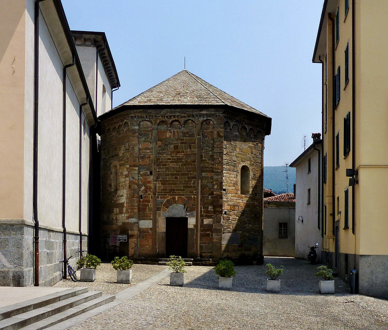 Oggiono - Battistero di San Giovanni Battista