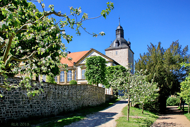 Hundisburg, zwischen Barock- und Obstgarten