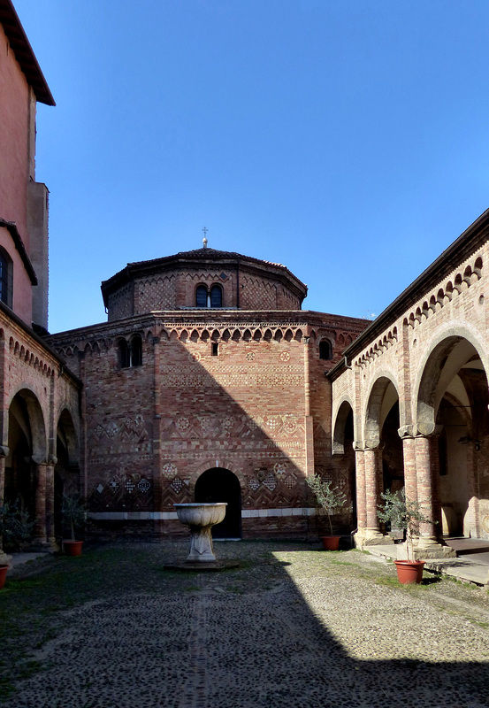 Bologna - Basilica del Sepolcro