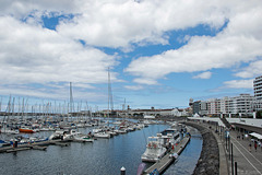 beim Hafengelände von Ponta Delgada (© Buelipix)