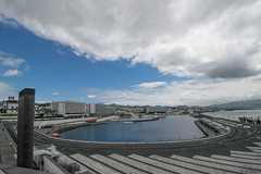 beim Hafengelände von Ponta Delgada (© Buelipix)