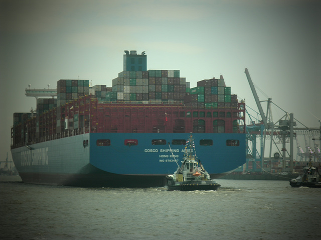 Containerriese COSCO SHIPPING ARIES