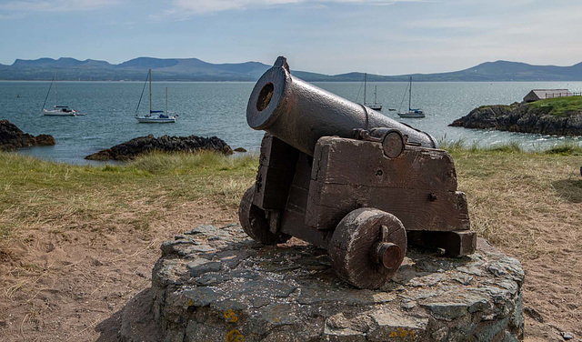 Llanddwyn Island, the canon