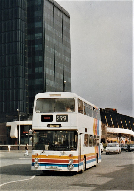 Ribble Motor Services 1661 (JDB 121N) in Rochdale – 21 Mar 1992 (157-8)