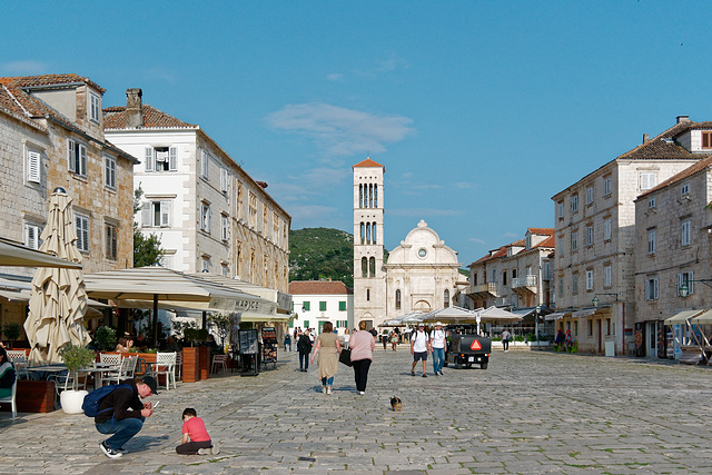 Place et cathédrale Saint-Etienne (Sv. Stjepana)