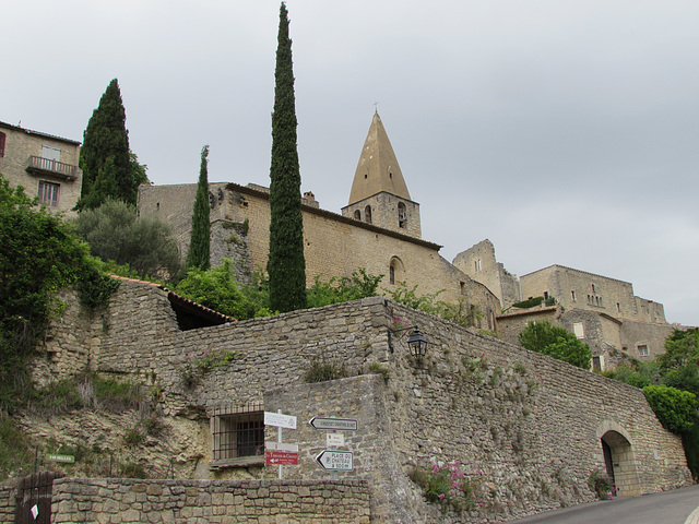 04-Crestet (vue du parking)