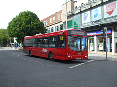 DSCF8239 First 'City Red' 69390 (HY09 AOS) in Southampton - 30 Jun 2017