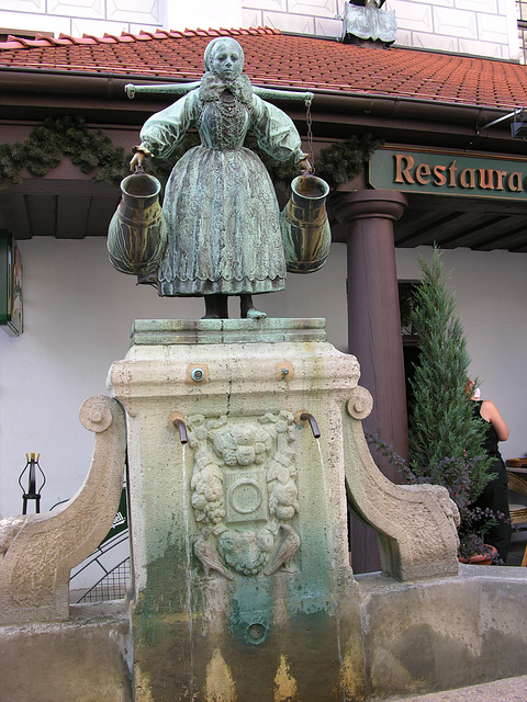 Bamberka mit Brunnen