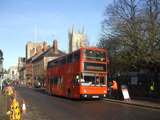 DSCF5929 Mulleys Motorways MUI 6449 (00D 70107, X56 XAW) in Bury St. Edmunds - 26 Nov 2016