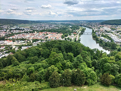 die Kreisstadt Kelheim von der Befreiungshalle oben vom Kolonadenring aus fotografiert
