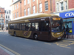 DSCF6786 Reading Buses 422 (YN14 MXR) - 6 Apr 2017