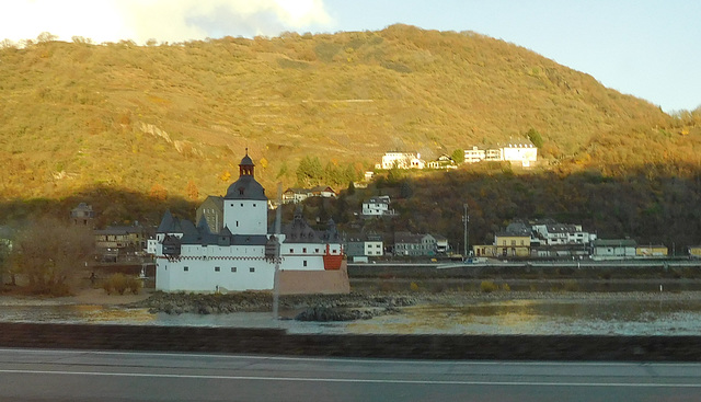 Rhine River – Pfalz castle at Kaub (#1283)