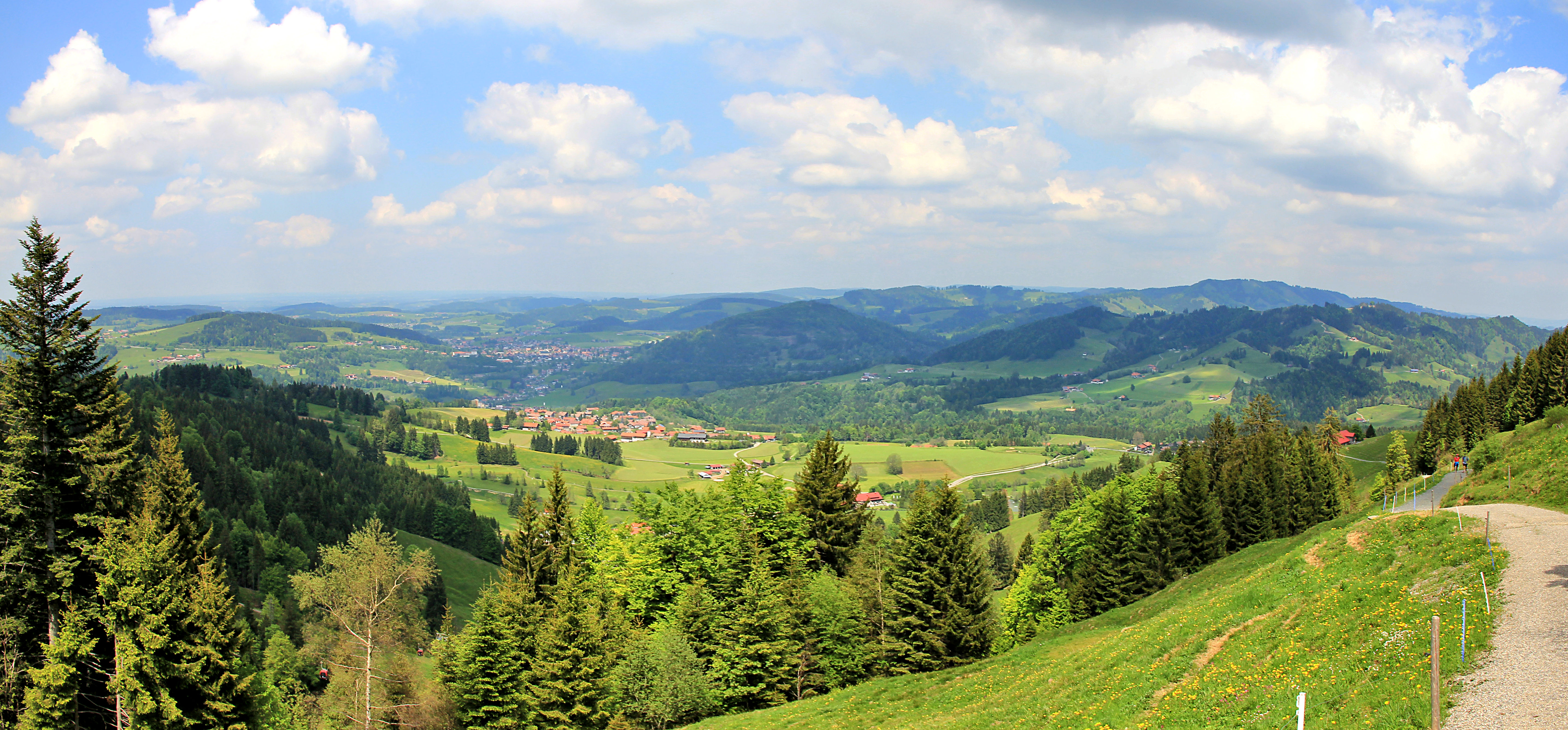 Blick vom Imberg hinab auf Steibis und Oberstaufen (notes) + HFF