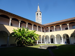 Im Innenhof des Collegio Papio in Ascona